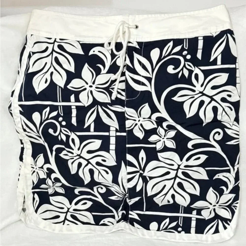 Tommy Bahama Floral Navy and White Skirt Sz 6 - Picture 8 of 9